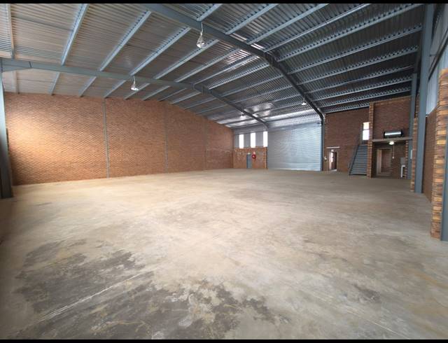 500M² WAREHOUSE TO LET IN BRENTWOOD PARK